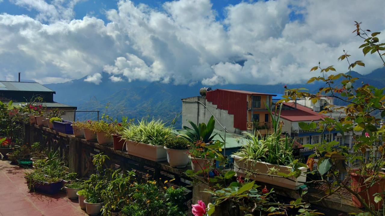 Nguyen Dang Guesthouse サパ エクステリア 写真